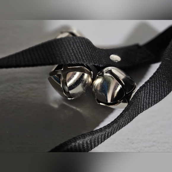 Caldwell's Pet Supply Co.- Adjustable Dog 'Potty Bells' - Picture 6 of 6